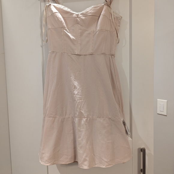 BCBGMaxAzria - Picture 8 of 16